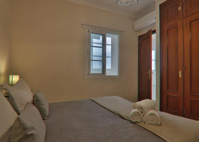 Ficus Junto A La Playa Apartment