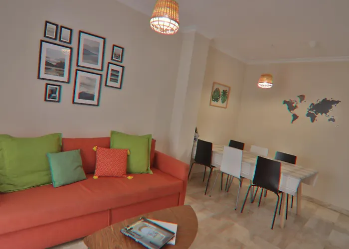 Ficus Junto A La Playa كاديز